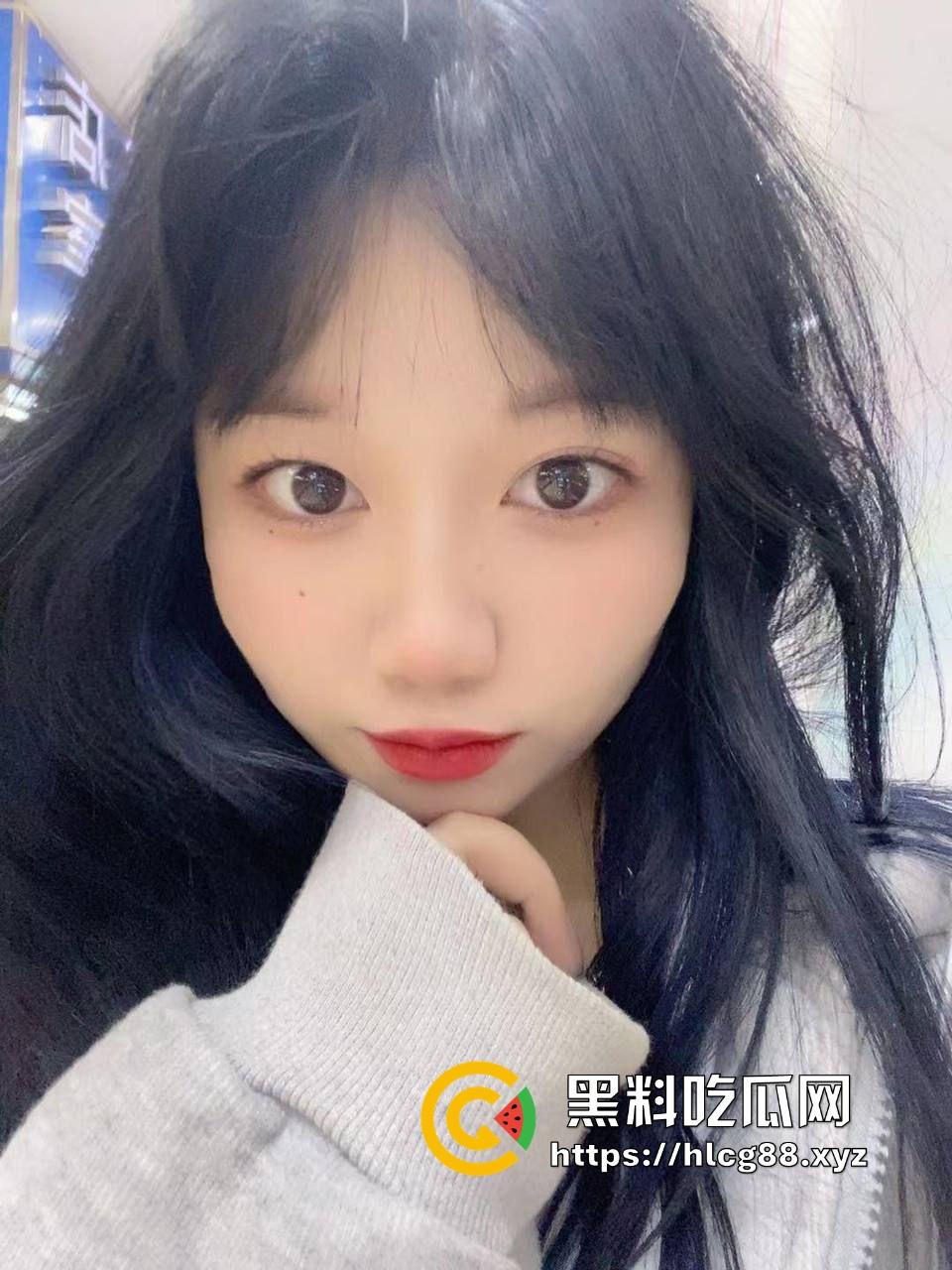 苏州大三【邵怡饶】自拍视频再曝，甜脸恶心人，床上骚浪贱到爆，男友操她操出新高度！-4