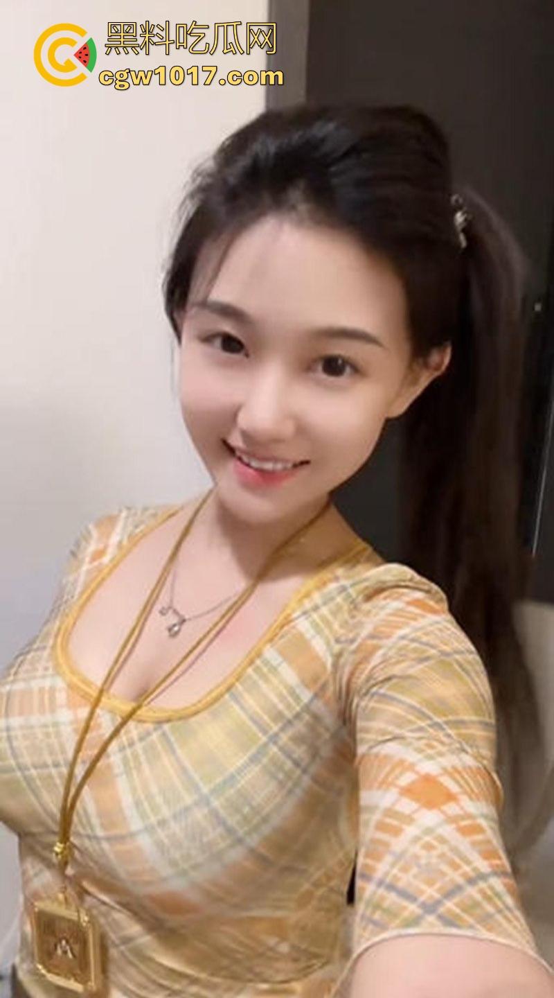 快手网红【轩轩子推荐好物】本是推荐好物清纯主播,却因销量惨淡大胆下海,摇臀晃奶勾引,反差骚浪刺激爆表!-3