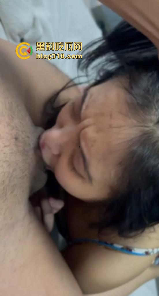 广西科技大学【石辛妹】广州旅游归来口技性欲狂飙,骚逼松垮疑被黑哥调教,男友懵懂还不知道?-3