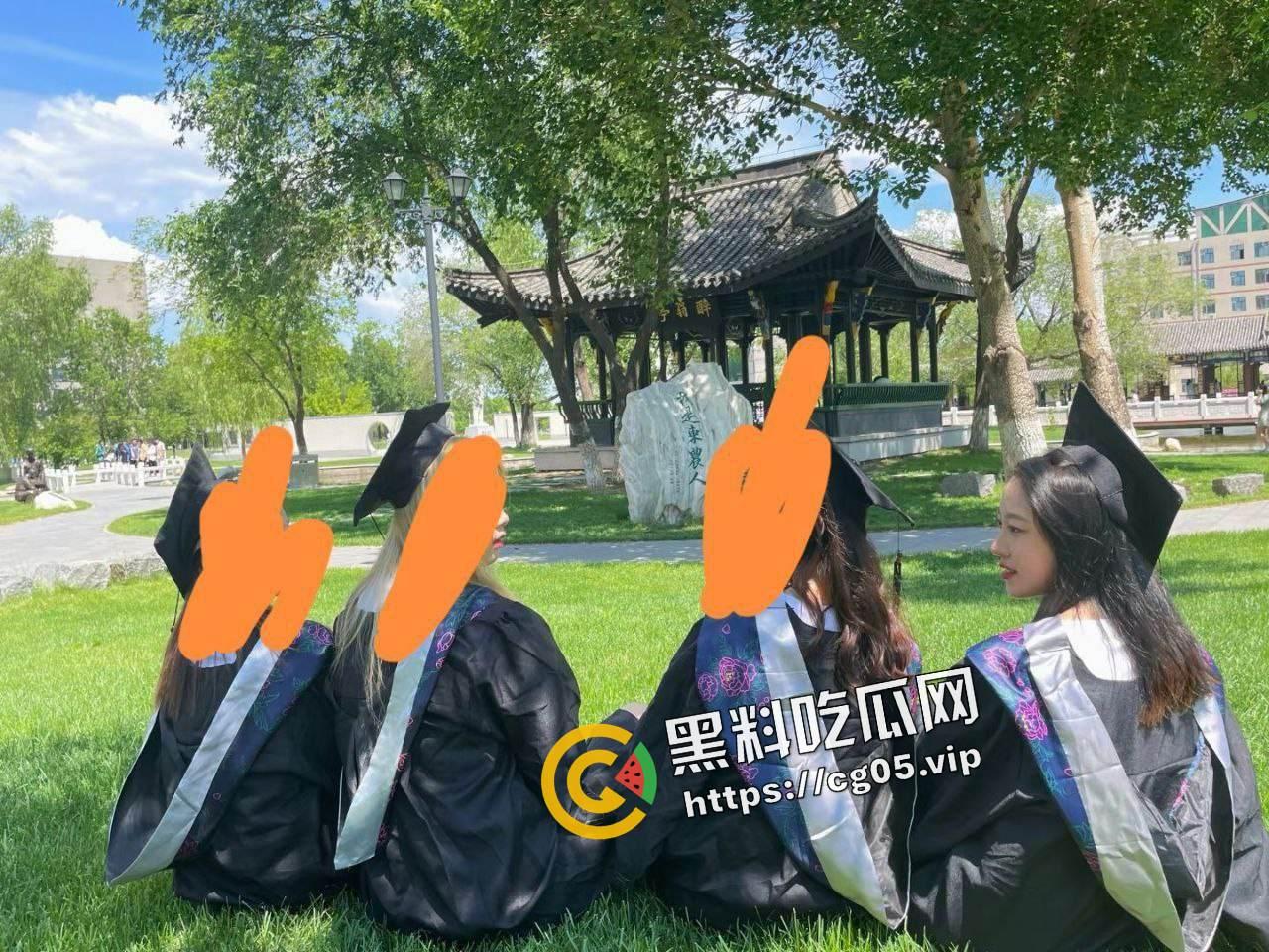 英国知名杜伦大学硕士生【李颖】不雅视频 有钱人家的高材生 在床上也不过是母狗一条罢了-7