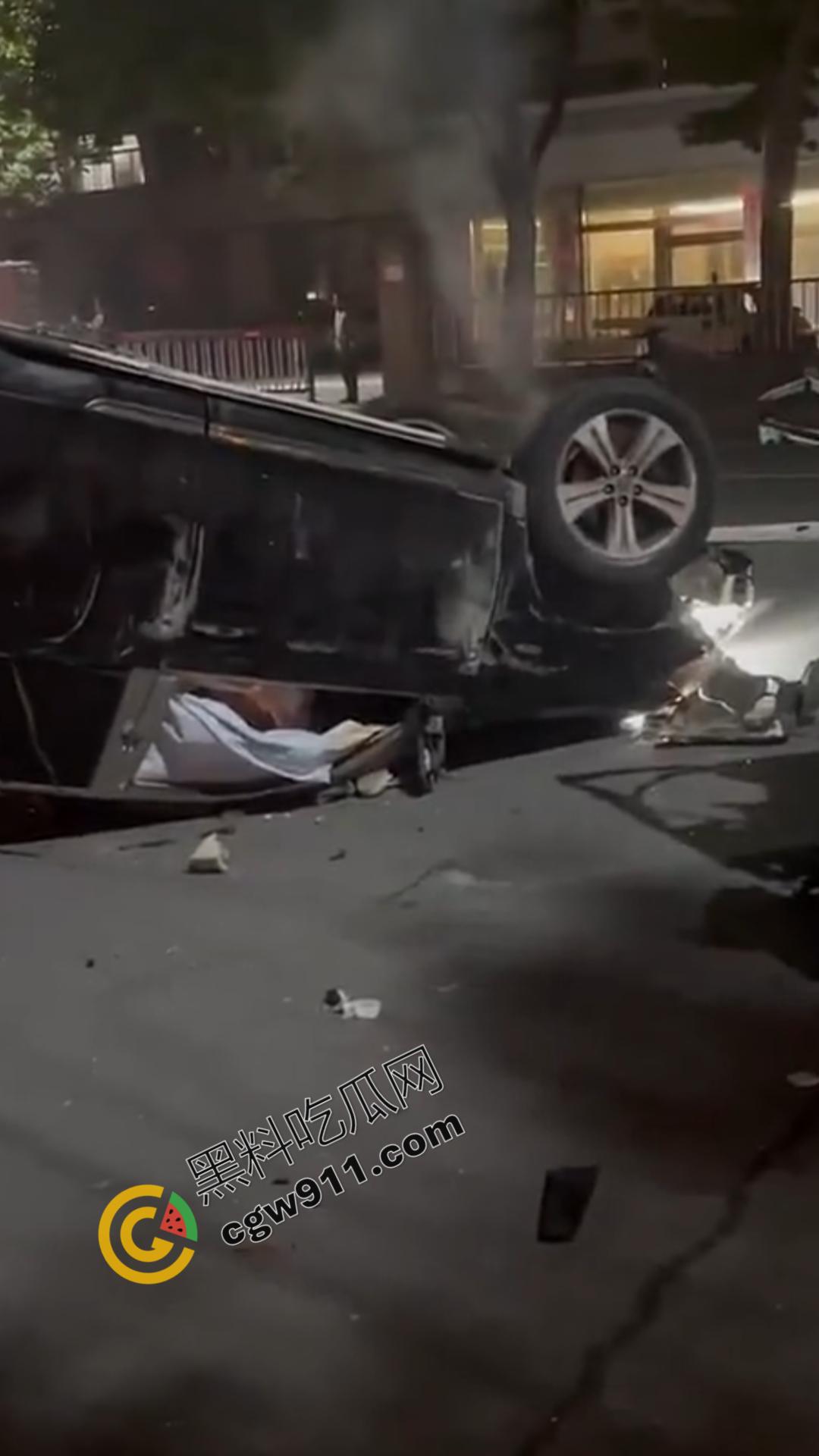 山东聊城酒驾惨祸!一夜间造成8死1伤惨烈场面,路面染血惨不忍睹,令人们悲痛欲绝。-4