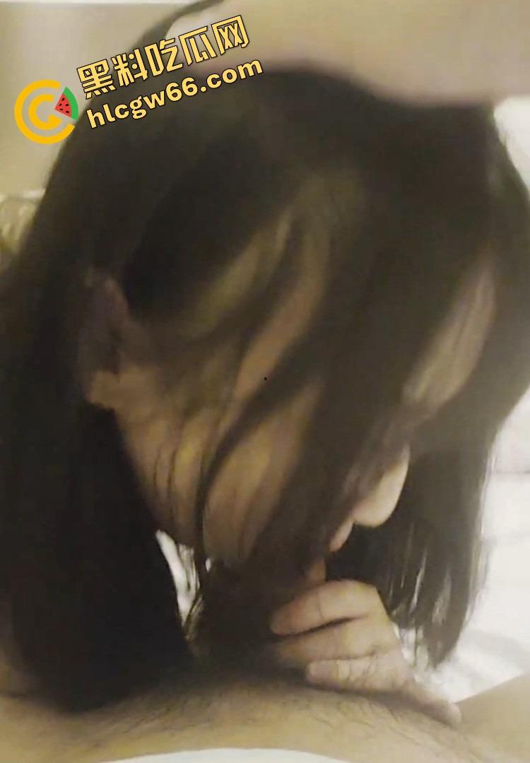 重庆邮电大学骚女【李启丹】口爆片疯传！舔屌技术堪比职业鸡，骚浪尖叫听得人鸡巴都颤！-6