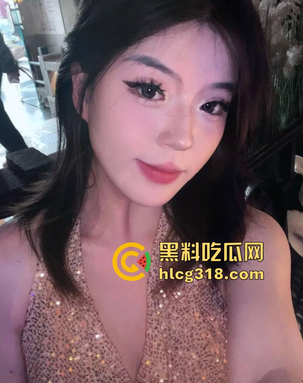 美臀都要被打烂了!缅北会所女模业绩不达标的下场,小黑屋内皮鞭加棍棒狠抽翘臀,看着很心疼!-1