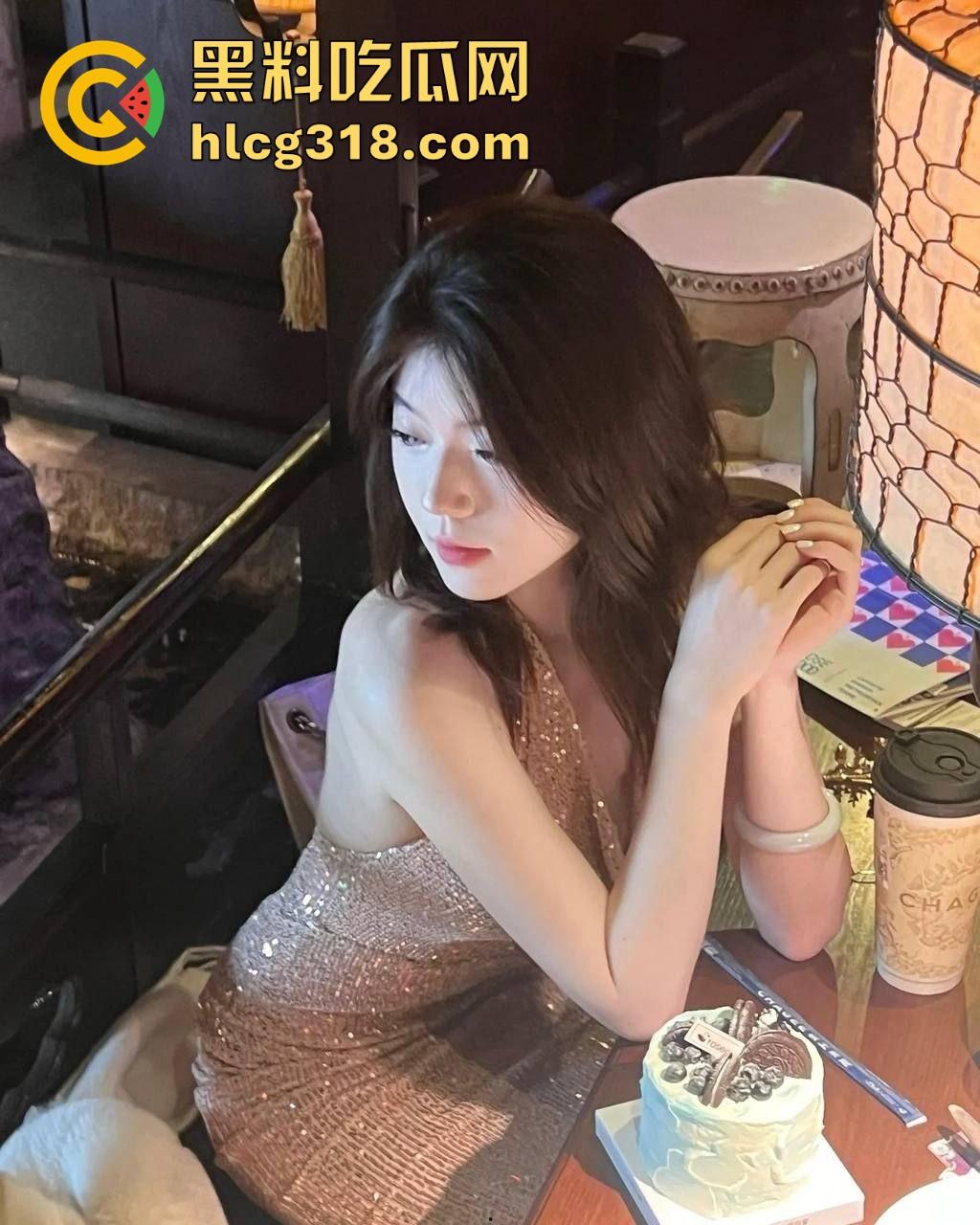 美臀都要被打烂了!缅北会所女模业绩不达标的下场,小黑屋内皮鞭加棍棒狠抽翘臀,看着很心疼!-2