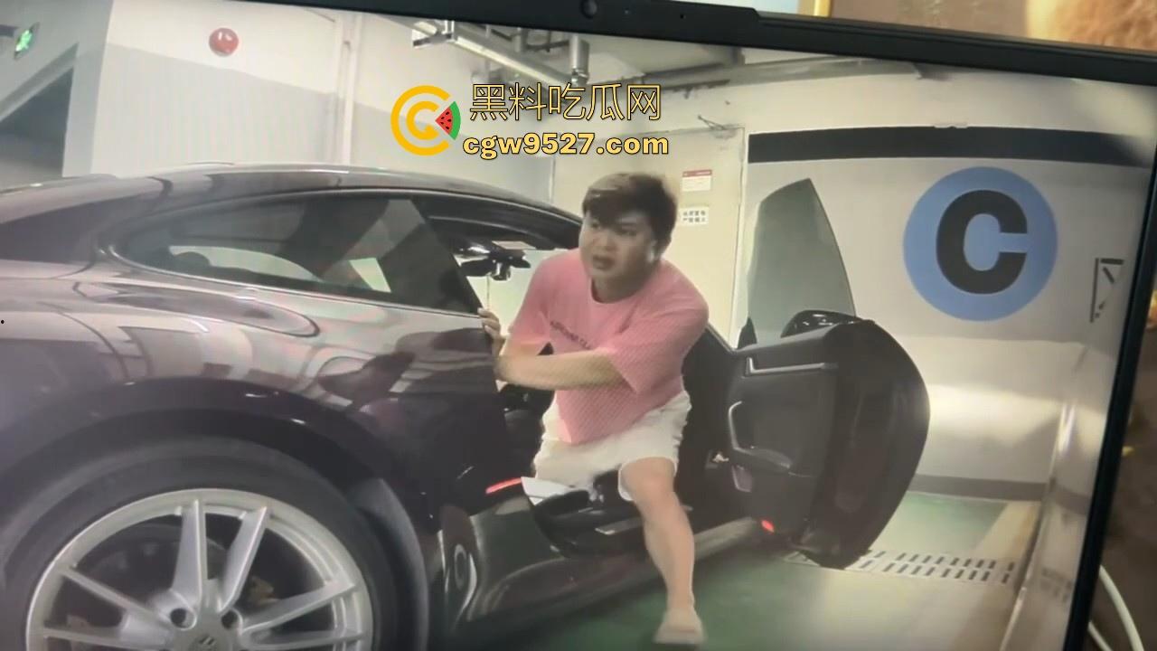 保时捷718车主地下停车场车震被偷拍,有钱人就是好呀,长的不太行但上的女的身材颜值都很好,羡慕!-8
