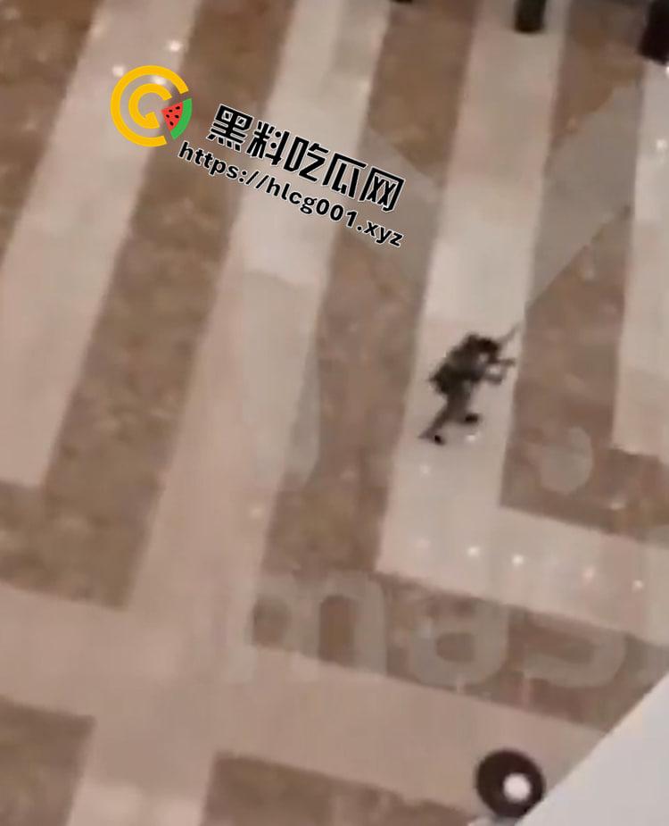 俄罗斯莫斯科附近克洛库斯市政厅枪击事件 特种部队突袭大楼大战恐怖分子 死亡上百人 遍地尸体 现场直达-2