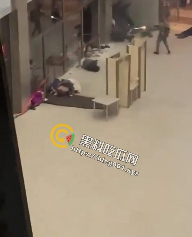 俄罗斯莫斯科附近克洛库斯市政厅枪击事件 特种部队突袭大楼大战恐怖分子 死亡上百人 遍地尸体 现场直达-4