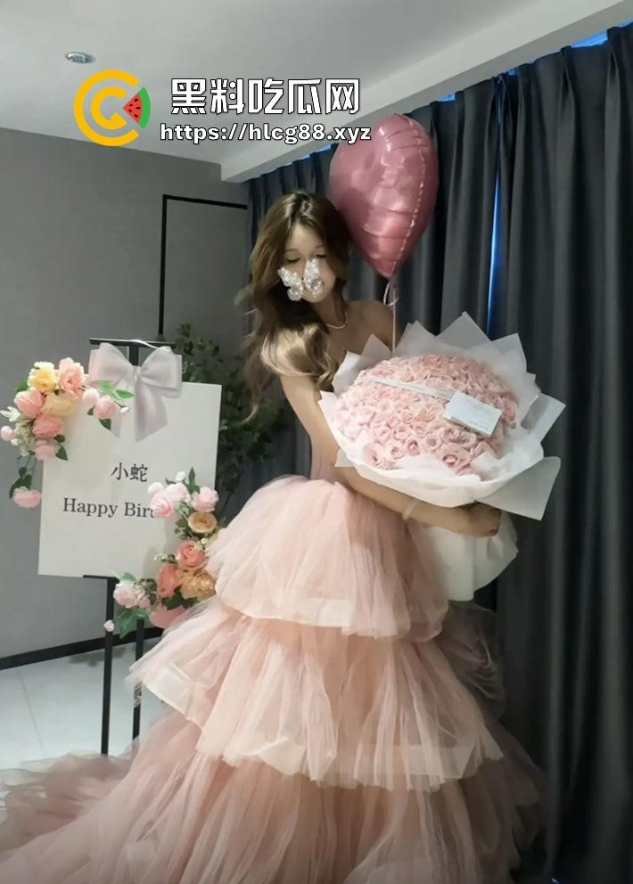 湖南05大学生『姜桃桃』177长腿，直播装纯等有钱鸡巴，奶钉大奶富人专享，69玩出96的姿势！-9