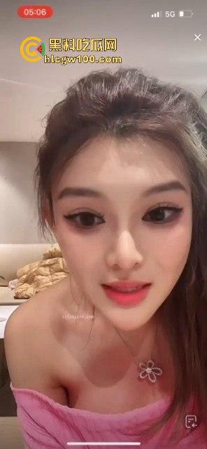 抖音颜值网红【唐晴】擦边直播录屏曝光,每送个跑车飞机就弯腰漏出大奶感谢金主,流量拉满。-7