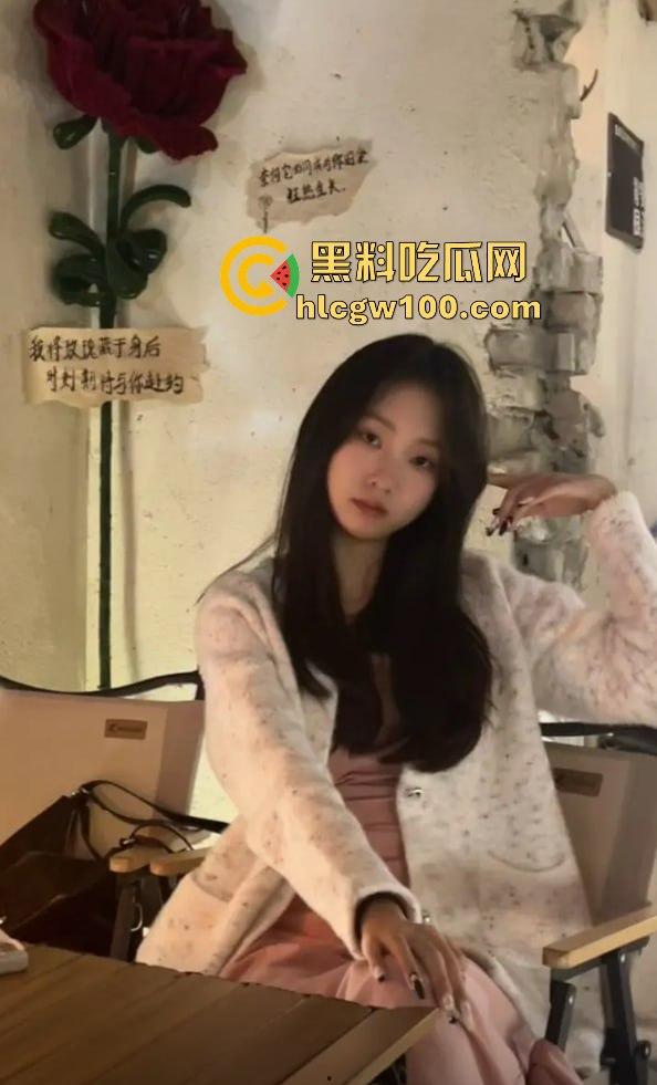 重庆工商大学经济学院【张琪】校内装乖乖学生,校外却给人当小三,没毕业就吃上人夫鸡巴吃到停不下来!-8