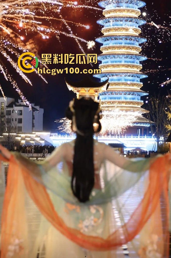 重庆工商大学经济学院【张琪】校内装乖乖学生,校外却给人当小三,没毕业就吃上人夫鸡巴吃到停不下来!-12