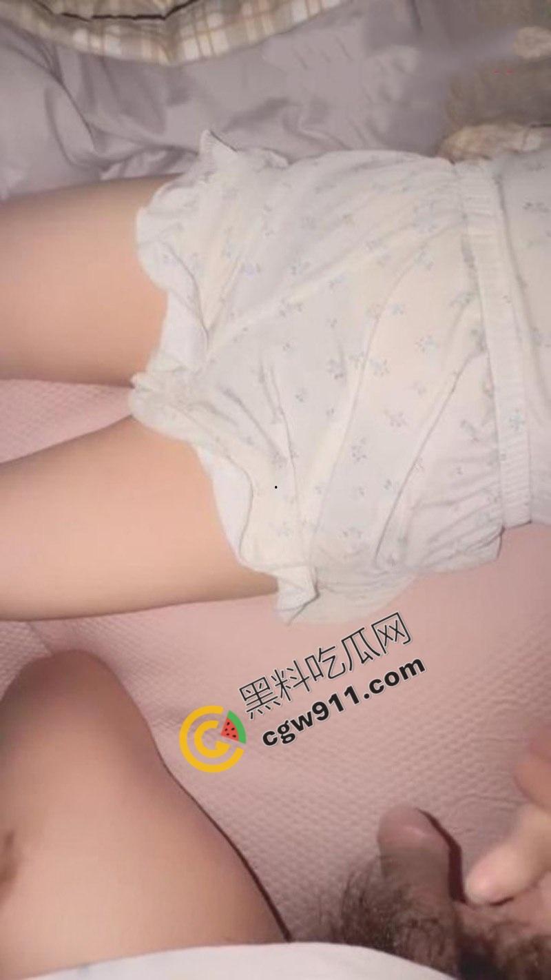 海角乱伦大神爆操熟睡的亲姐姐！嫩穴豪乳狂揉，骚水四溅，暴力抽插，无套内射，姐弟乱伦情欲夜-4