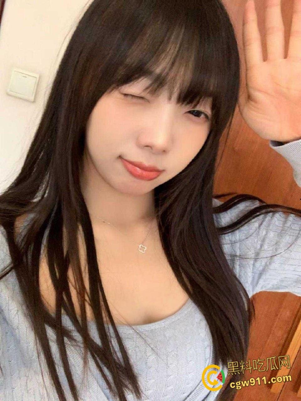 沈阳农业大学研究生【贺芳欣】,被前男友肆意调教无套爆操,玩腻后惨遭抛弃,眼镜妹不仅反差还傻白甜 !-1