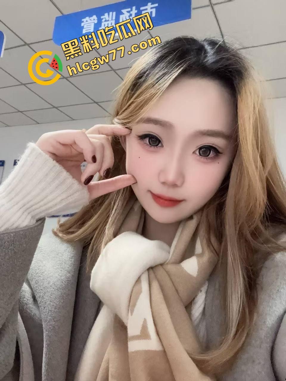 大奶精神小太妹 酒店忘我吃鸡 大屌都要把嘴撑爆了 又被肌肉猛男掐脖爆操 小小身躯十分耐操!-3