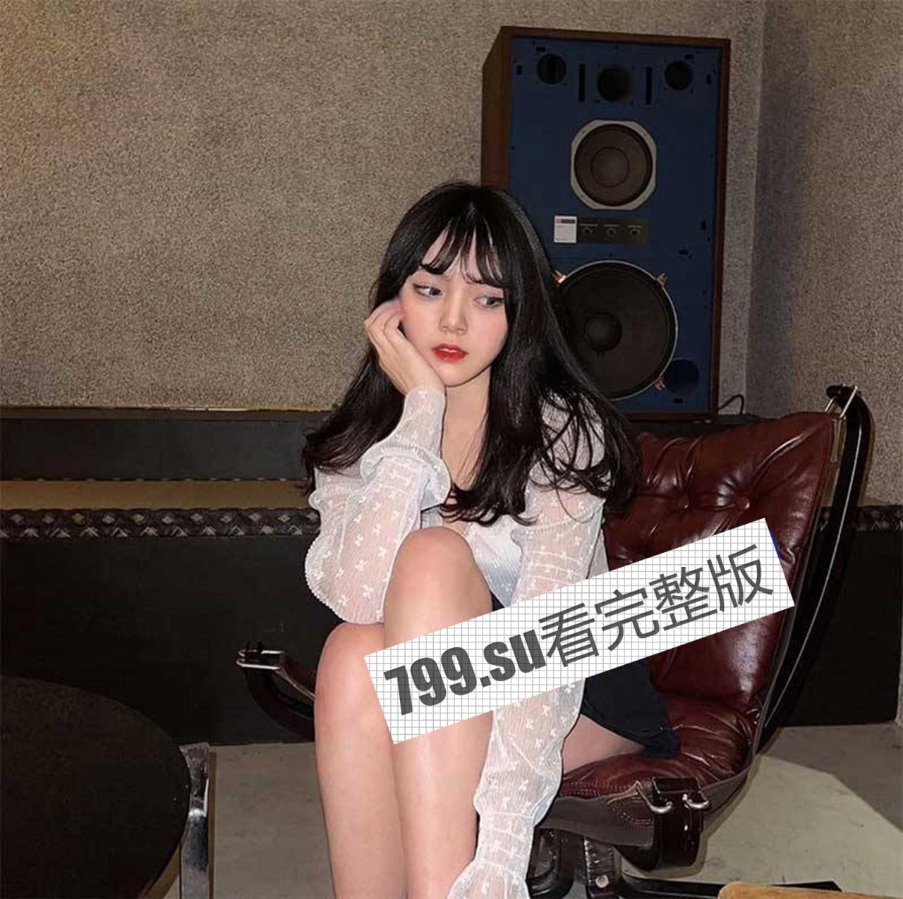 前女友系列 超漂亮的翘臀小网红 男友报复性爱视频惨遭泄漏-1