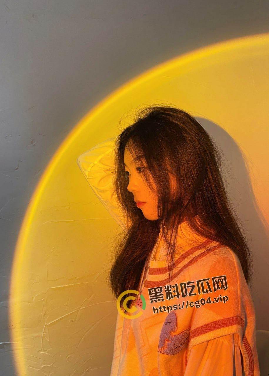 惊鸿一瞥！偷拍学委如厕被发现 不要误会李嘉琪同学 我只是想与你深入讨论更伟大的问题-2