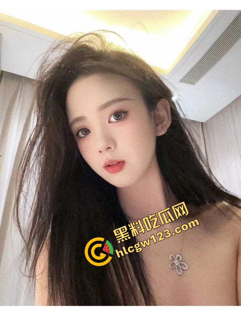 爱的有多深打得就有多狠，女的骑在男的身上连扇带踹，这会怎么没人说家暴了？龟男的痛谁替他说一句？-2