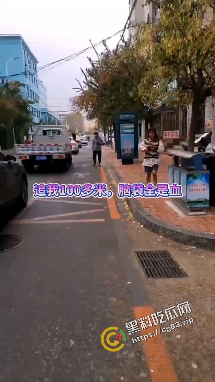 辽宁丹东街头 女子满头鲜血狼狈不堪 自称朝鲜人被骗到按摩店工作 这是逃出来的不想活了-2