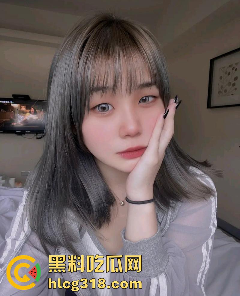 新鲜到家的不一定是广泽,也可能是台湾巨奶,IG巨乳网红【小渝】,为钱抖奶自慰自拍视频流出!-2