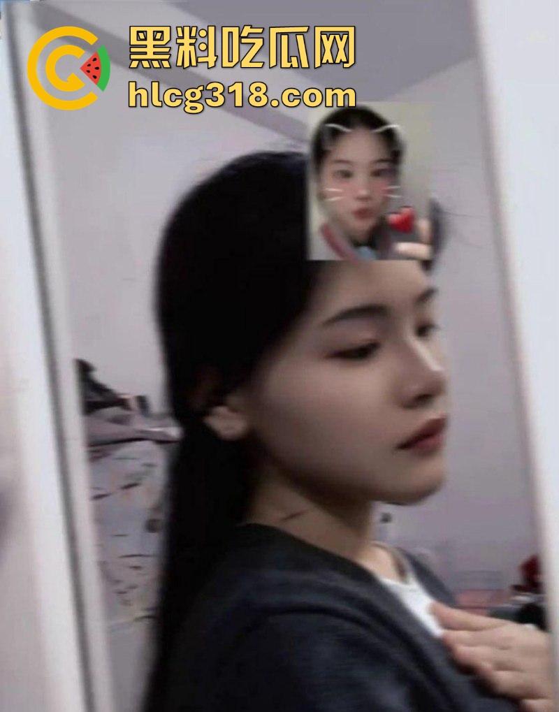 广东城建职业技术学院【李思洁】高颜值巨乳反差婊 粉乳嫩穴曲线火辣，肥臀美乳性瘾极强。-3