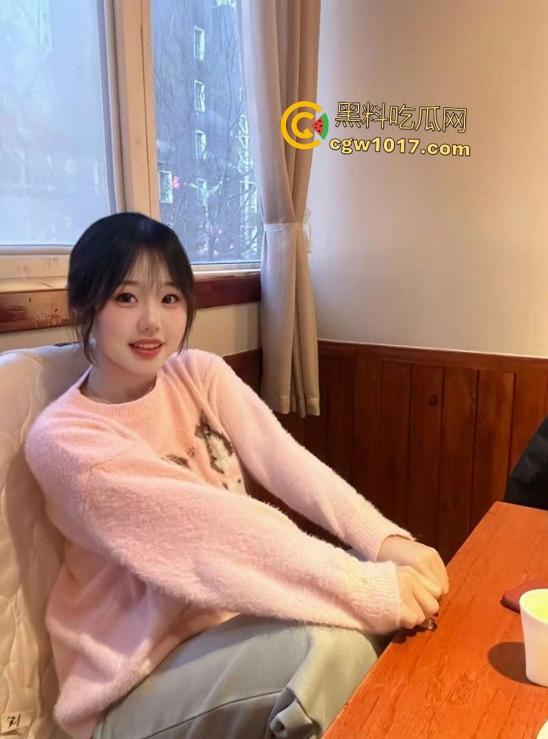 北京舞蹈学院女神【兰澜】,貌美如花反差婊,戴前男友眼罩给金主深喉口交,生活照甜美床上骚浪太反差了!-1