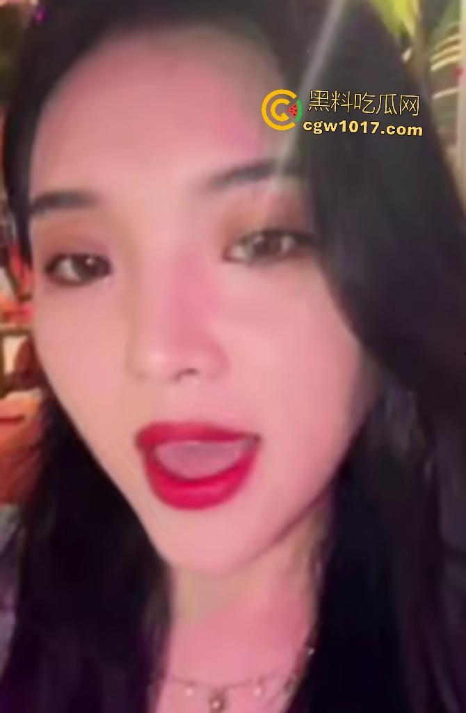 北京舞蹈学院女神【兰澜】,貌美如花反差婊,戴前男友眼罩给金主深喉口交,生活照甜美床上骚浪太反差了!-5