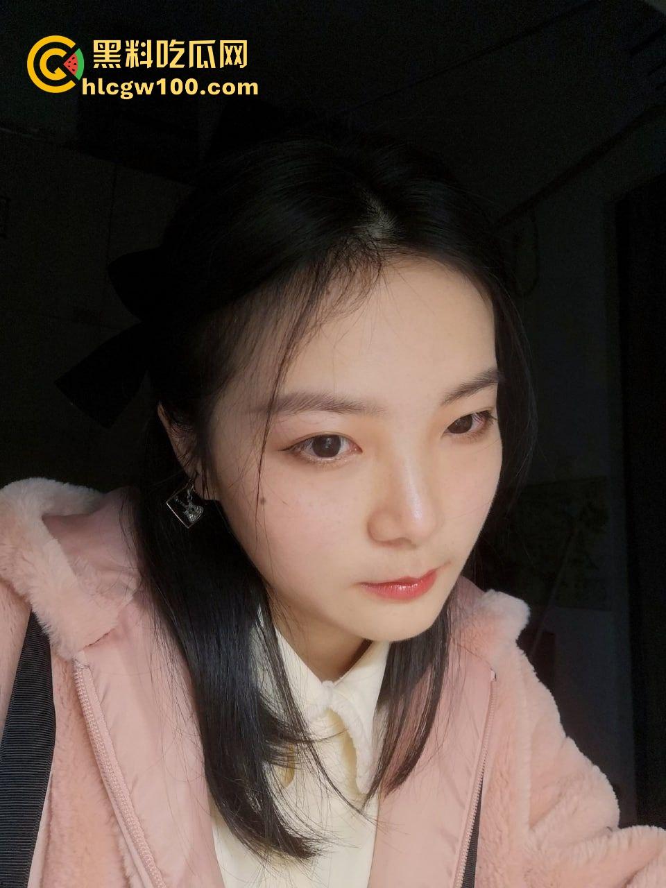 洛阳同事的少妇老婆【翟婉】活好到爆,螺旋纹的骚穴插一下就射,口活精湛还舔干净,回家还带着别人的精液!-1