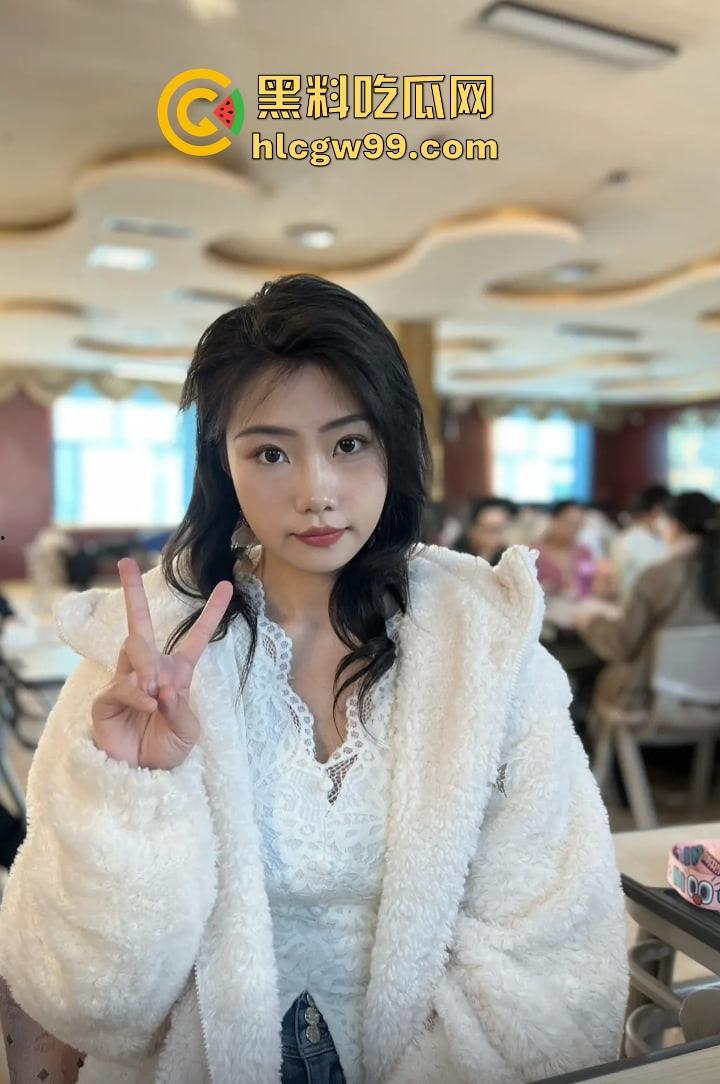 考公培训现场惊现抽象哥,直播模拟教师资格面试逆天发言,男生晕了打醒,女生晕了就操,面试官直接大脑死机!-4