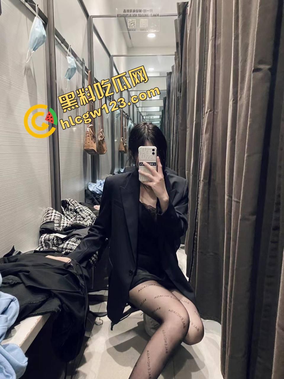 帝都佳乐健身房健身名媛『田尤溪』被爆约炮流出，渔网装白丝黑丝轮番开干，肥臀翘到爆、撸点拉满！-1