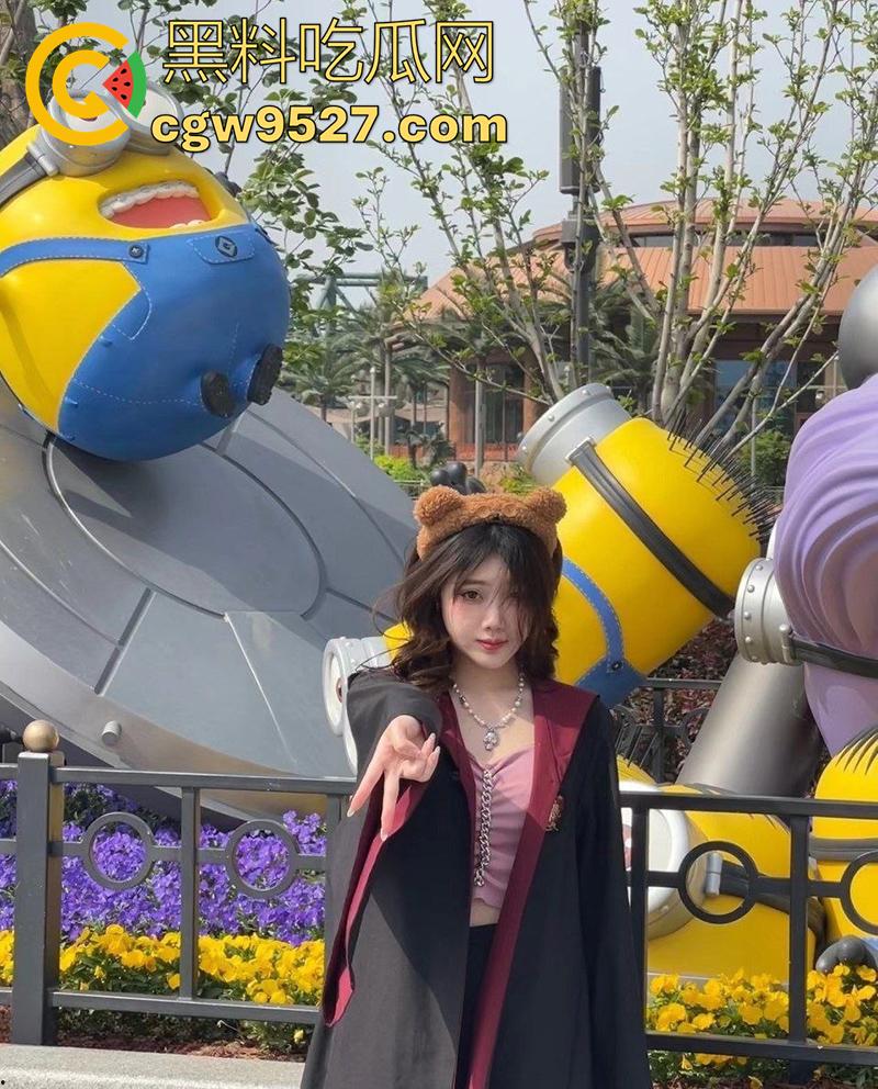 枣庄学院校花女神【何美君】,纯欲女大颜值超高,追不到的女神在床上,主动给金主口交内射!-5