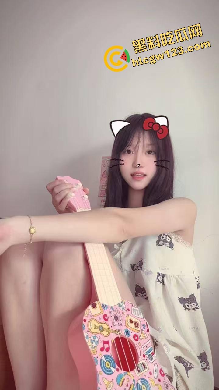 青岛大学研究生【程明琪】塌房 清纯学霸身材堪比模特,却被渣男曝光床照,粉嫩身躯全网疯传!-5