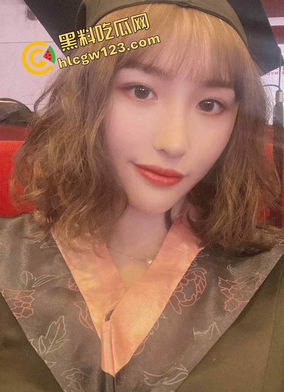 青岛大学研究生【程明琪】塌房 清纯学霸身材堪比模特,却被渣男曝光床照,粉嫩身躯全网疯传!-6