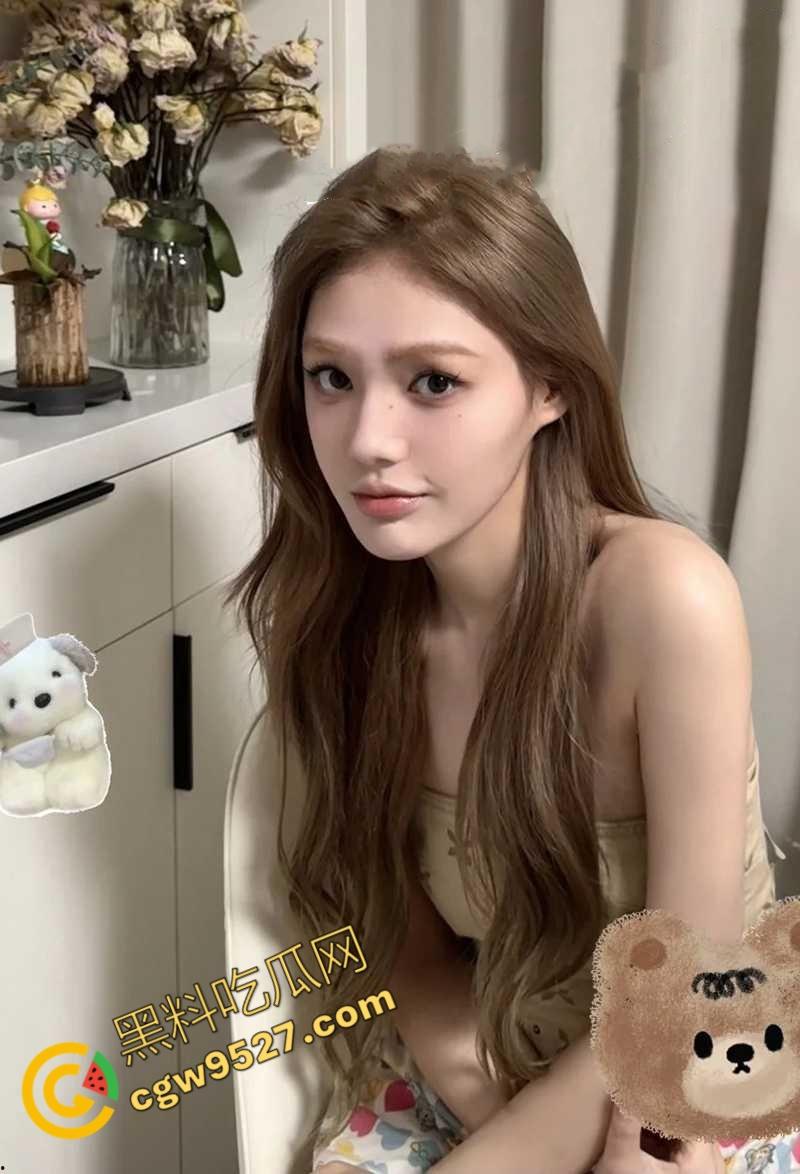 美女学姐何钰婷不雅私拍外流！高傲女神沦为淫荡肉便器，与渣男男友激情私密影片震惊全校-2