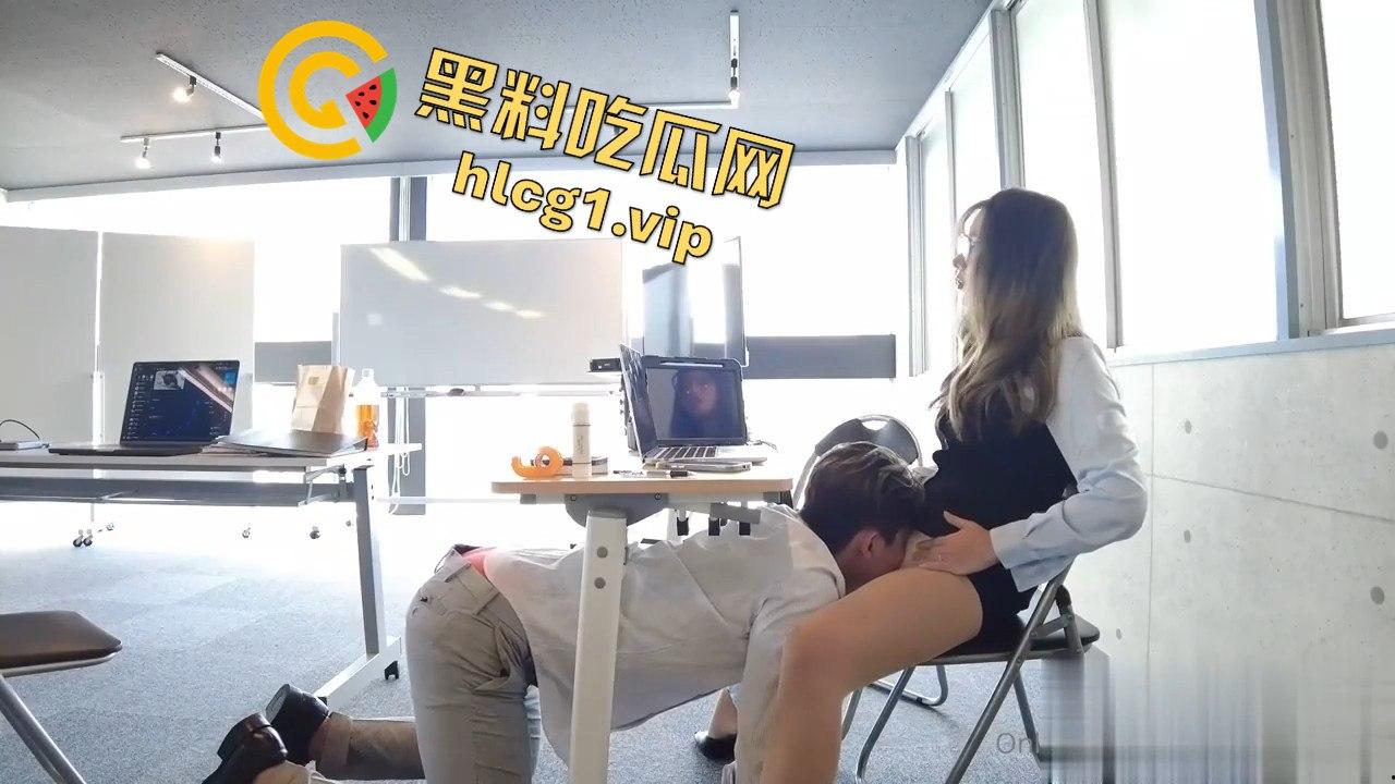 韩国网红女神Naomii惊现办公室自慰！大奶女神的隐秘一面曝光-8