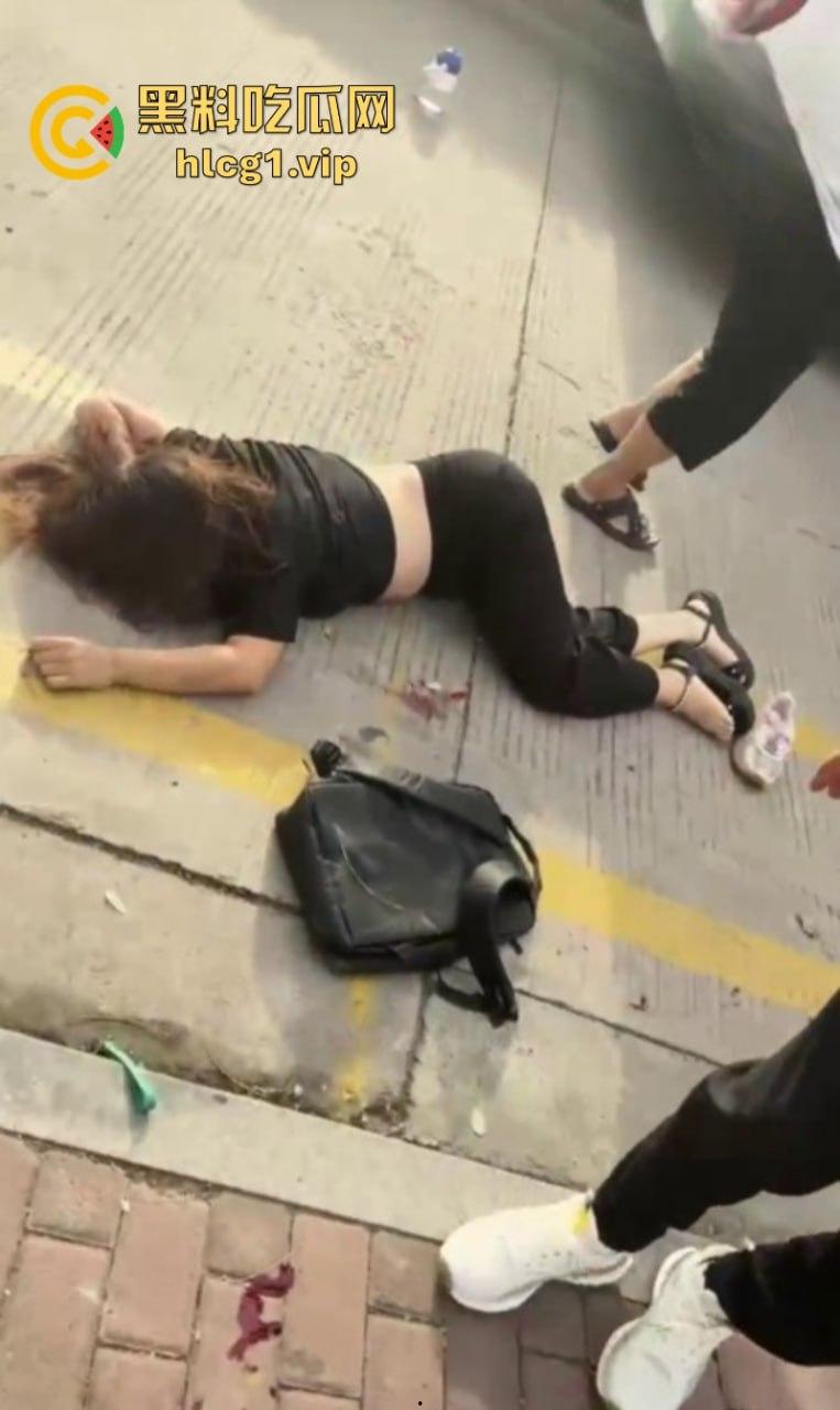 愿逝者安息 生者坚强 泰安东平学校门口发生交通事故致十余人死伤 司机被控制-10