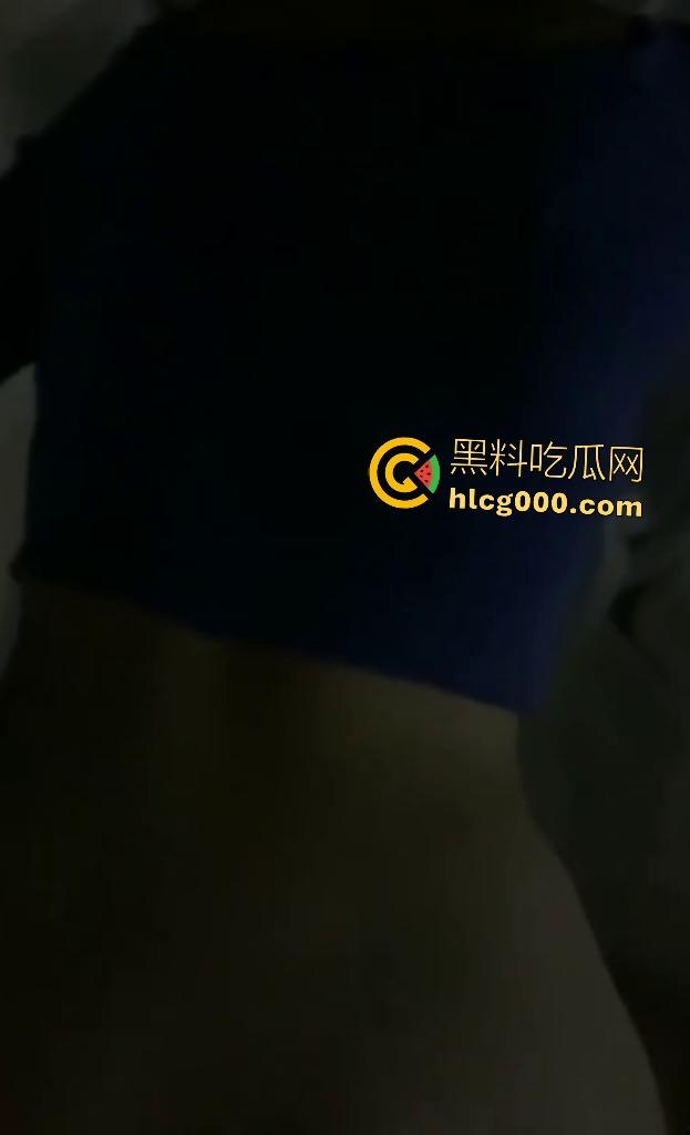 深圳宝安小学女教师【秦新钰】被教导主任迷奸，拉到教师宿舍就是一顿猛操，后入内射完全没知觉！-4