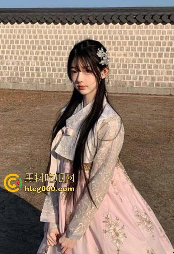 海角乱伦, 和萝莉亲妹妹性福的暑假生活,天天在家猛插狂操,无套操白虎嫩穴内射骚逼!-1