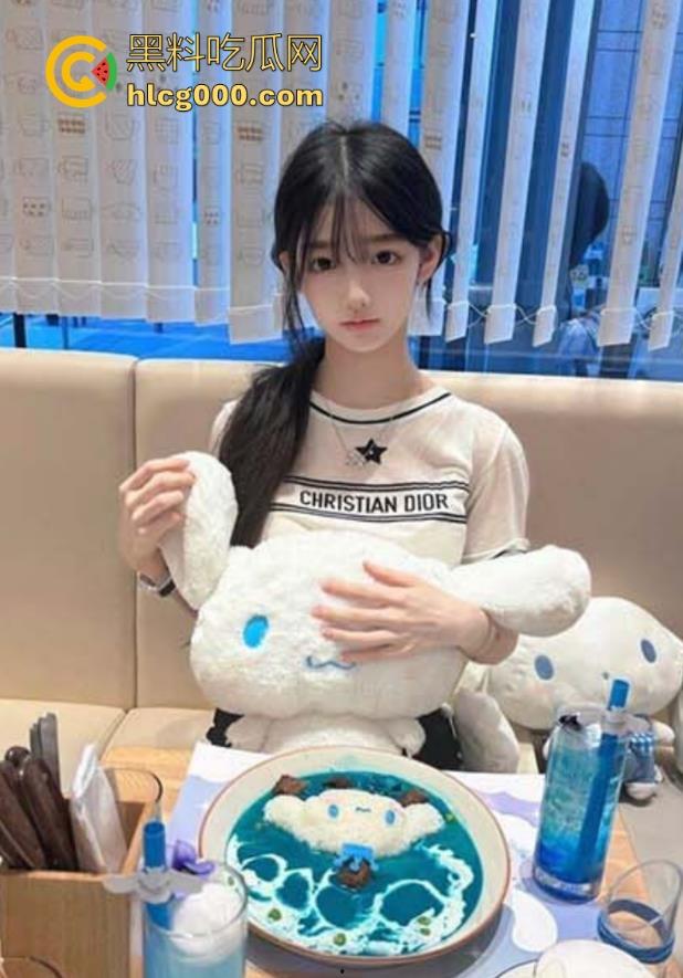 海角乱伦, 和萝莉亲妹妹性福的暑假生活,天天在家猛插狂操,无套操白虎嫩穴内射骚逼!-2