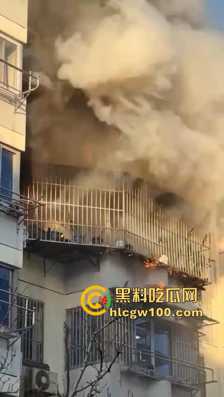 天塌了!南太湖突发噩梦级火灾!某小区瞬间变 “火场”,一死一伤,火光浓烟惊煞众人-2