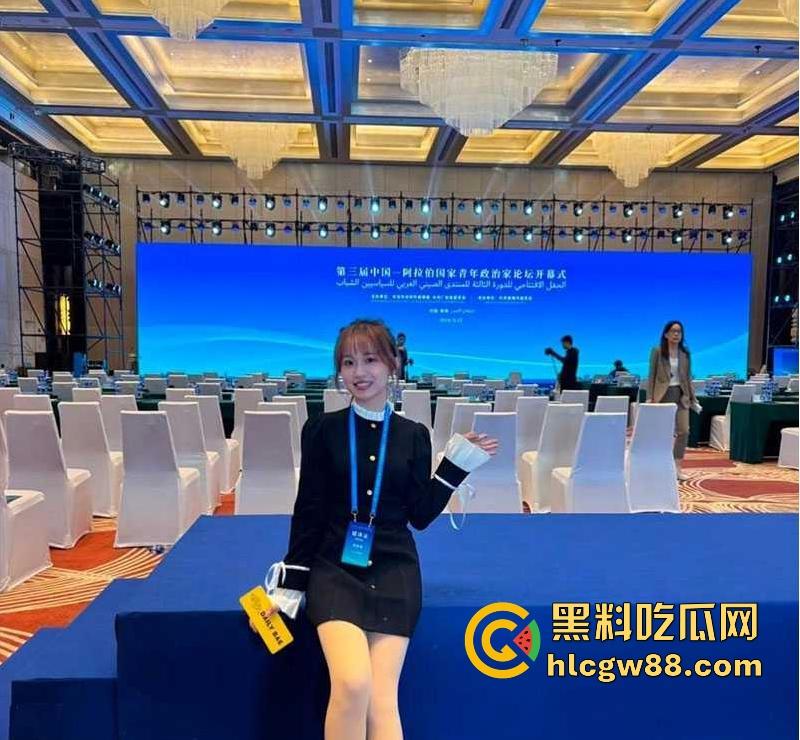 张津瑜后继再现!绝美警花【张琳怡】为求进步 不惜口爆洋吊女上位疯狂骑乘! 完美露脸性爱视频流出!-7