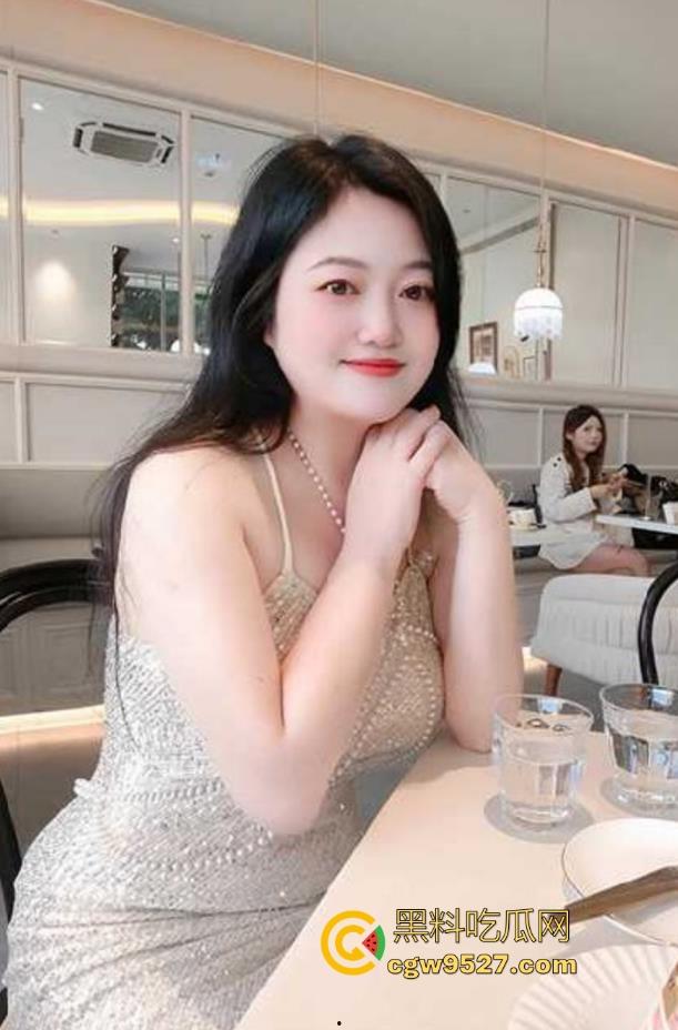 外甥趁小姨洗澡脱光闯入，被肉棒诱惑竟主动舔屌求操，后入打桩爆操，对白露骨场面超淫！-2