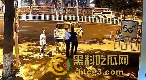 河南漯河暴力执法!男子举报警察查酒驾期间遭暴力搜车与殴打,行车记录仪被强行夺走!-7