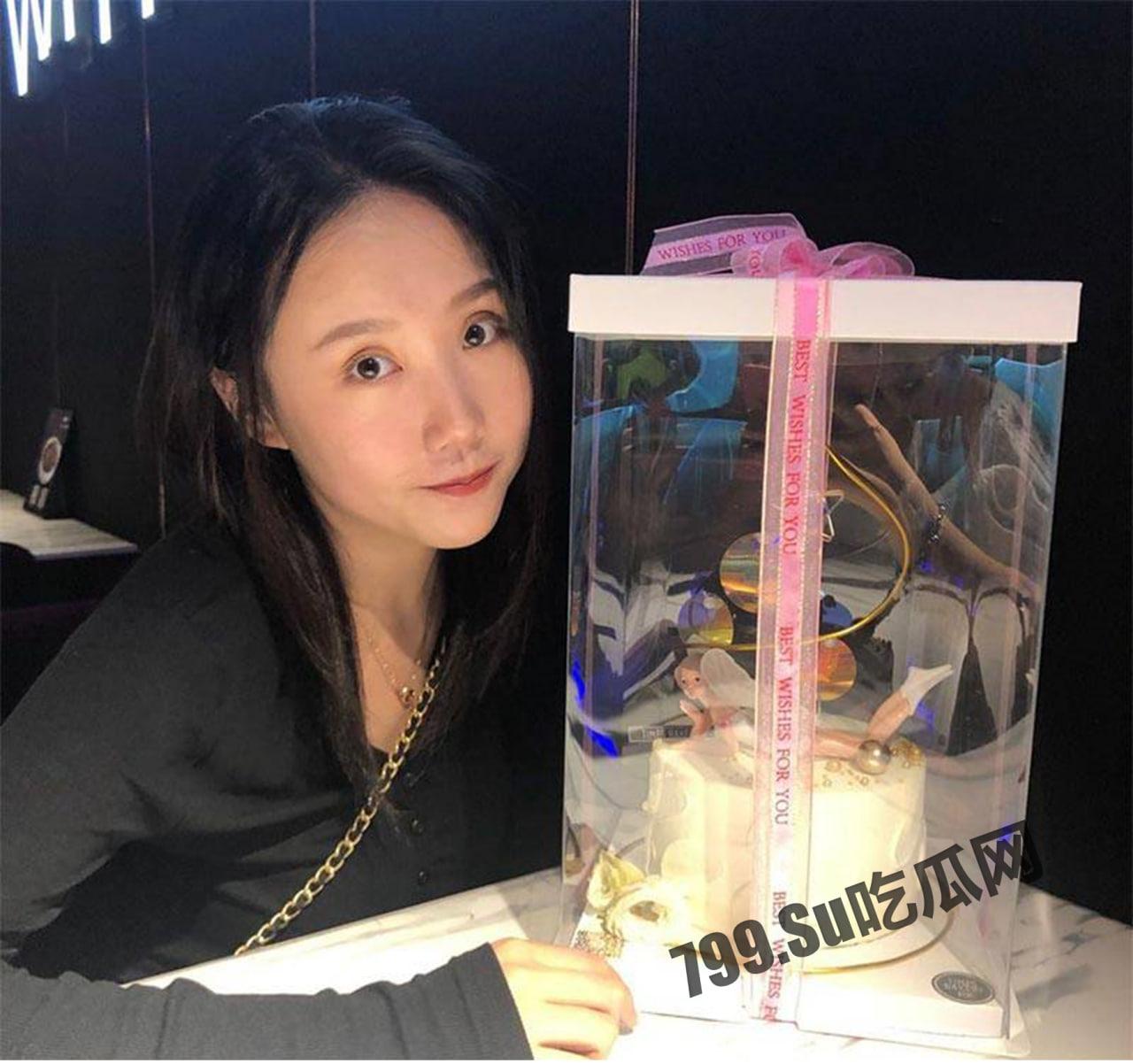 云盘泄密！超高颜值反差巨乳良家少妇 完美露脸与老公自拍啪啪视频泄漏 恬静的外表下隐藏着一颗淫荡的心-8