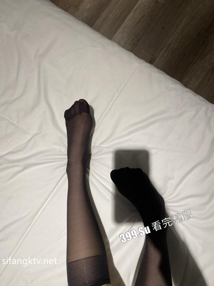 推特福利姬 #杭州妹妹 清纯露脸反差婊,在商场过道被轮流群操,还相互百合舔逼 人体烟灰缸 母狗含量极度超标!!-7