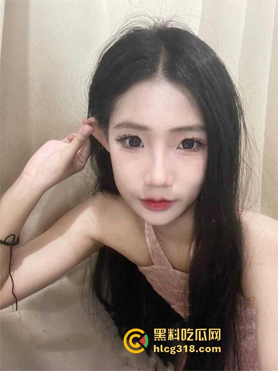 酒吧新认识的清纯大学生【吴筱莉】发情母狗俩杯拿下,极品身材性爱时反差十足,无套狠狠满足!-2