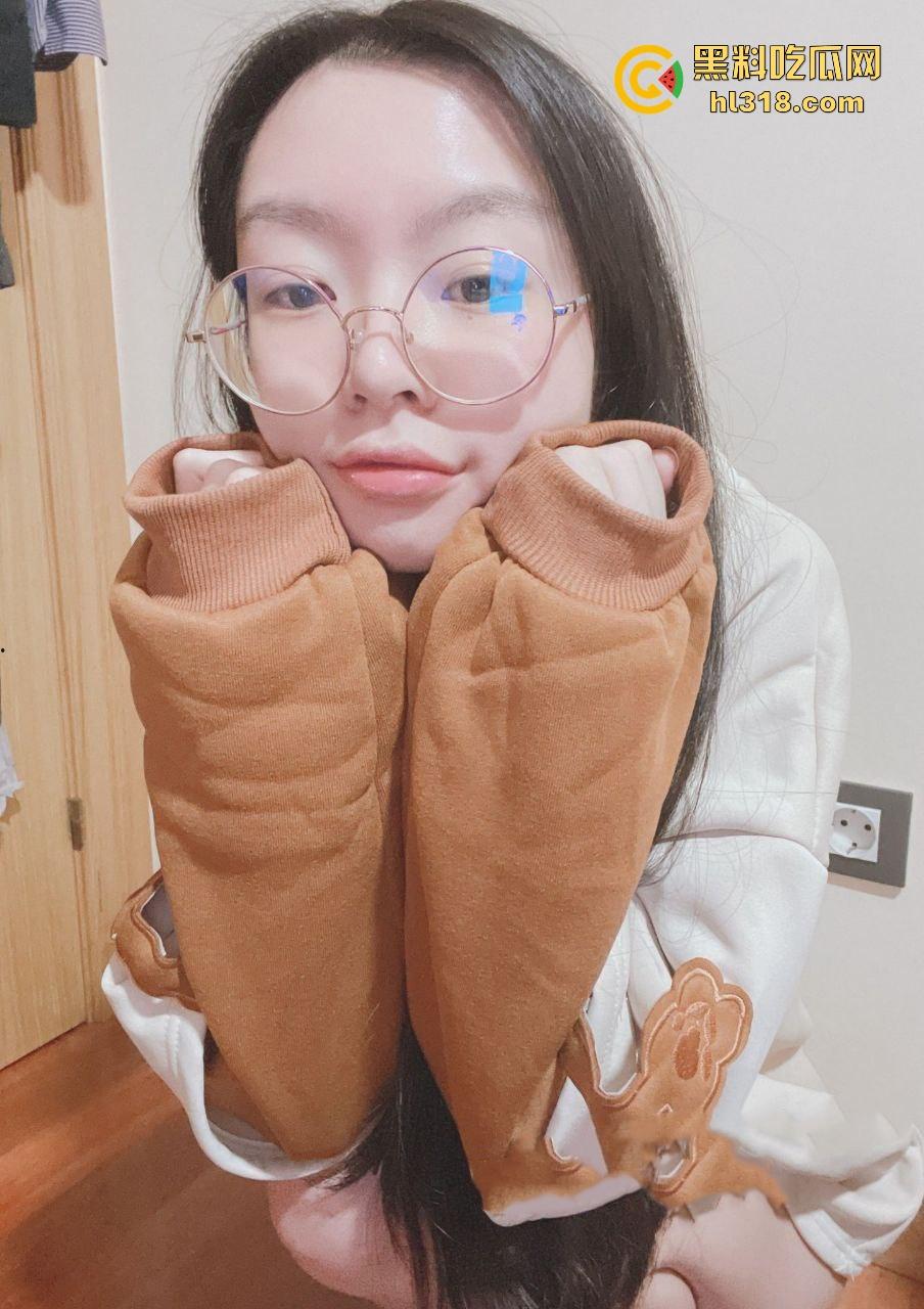 浙江大学学霸师姐【萧诗怡】自慰视图曝光流出,极品眼镜反差母狗,清纯人设崩塌,私生活淫乱无比!-2