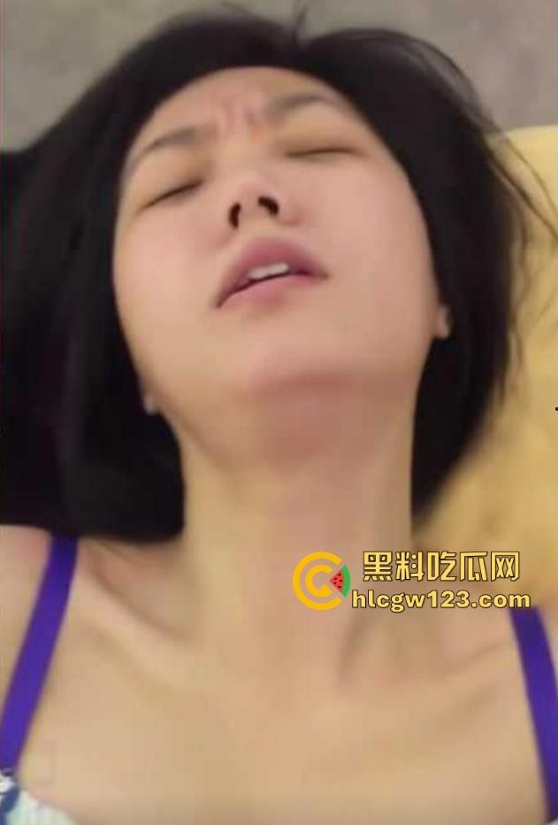 陕西师范高冷颜值小少妇 跟炮友性爱自拍流出!小母狗完美露脸深情口交 呻吟声甜美动人!-4