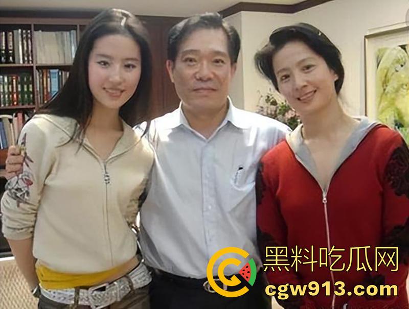 妈妈男人就是我的男人,【刘亦菲】再约干爹陈金飞,曾为出道母女共侍金主,原来有钱真的可以为所欲为!-6