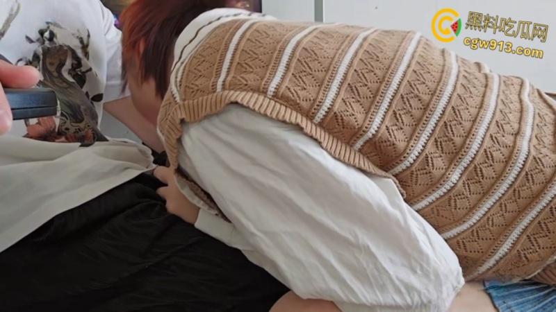 帮烟瘾哥哥买烟,饥渴妹妹主动口交,呻吟甜美干的妹妹白浆直流,快射了主动含屌口爆吞精 !-7