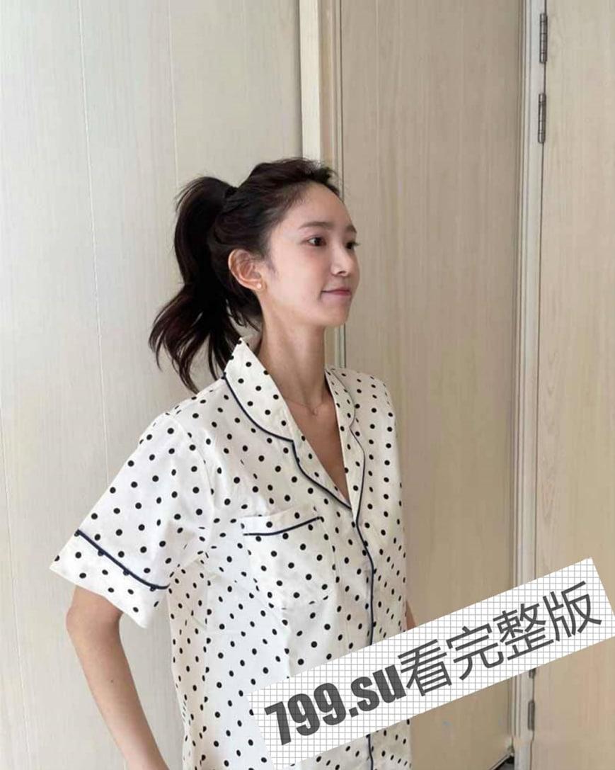 明星气质推特极品拜金女神 小村花 大尺度私拍 蜂腰蜜桃臀被金主各种肏-18